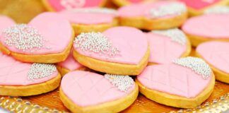 Vuoi dei biscotti rosa bellissimi, preparali per il compleanno di tua figlia
