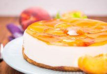 Cheesecake alle pesche light non c'è bisogno del burro e della panna, ti stupirò con questo dessert