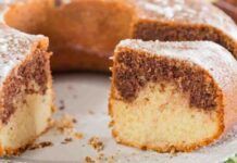 Ciambella fluffosa panna e cioccolato, inzuppala nel latte, se lo prenderà tutto
