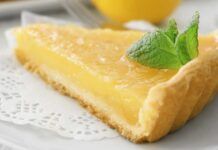 Crostata alla crema di limone, profumatissima e golosa, è la merendina di oggi perfetta