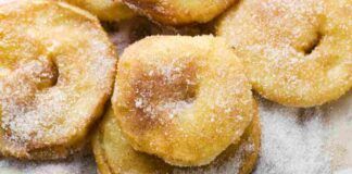 Frittelle di mele leggerissime solo 80 kcal a porzione, concediti un momento di relax senza rimorsi