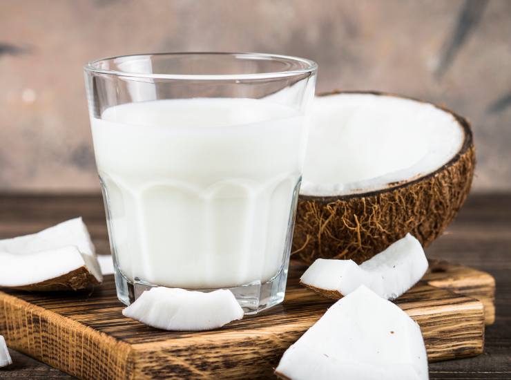 Tiramisù al cocco, rinfrescante e leggero, in barattolo spacca! Foto di ricettasprint