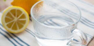 Limone dentro acqua calda - RicettaSprint