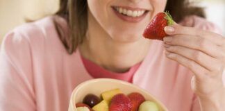 Mangiare frutta in estate - RicettaSprint