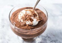 Mousse al cioccolato di zia Sonia: da gustare in qualsiasi momento della giornata Mousse al cioccolato di zia Sonia da gustare in qualsiasi momento della giornata