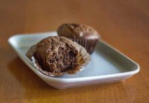 Muffin cremosi al latte di mandorle e cioccolato, per un buongiorno speciale e sicuramente inaspetto Muffin cremosi al latte di mandorle e cioccolato 21082023 ricettasprint