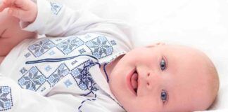 Indumenti per neonato potenzialmente nocivi per un motivo grave