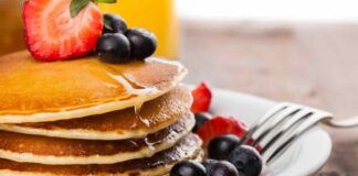 Pancake allo yogurt soffici e buonissimi, perfetti se vuoi iniziare la giornata nel miglior modo