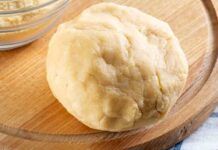 Per una pasta frolla friabile ma senza sensi di colpa, falla con l'olio, potrai mangiare biscottini buonissimi