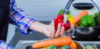 Pesticidi da frutta e verdura come si eliminano Ecco cosa devi fare e non avrai nessun problema