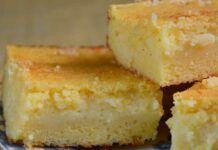 Quadrotti soffici con farina di mais: per una colazione diversa dalle solite Quadrotti soffici con farina di mais per una colazione diversa dalle solite