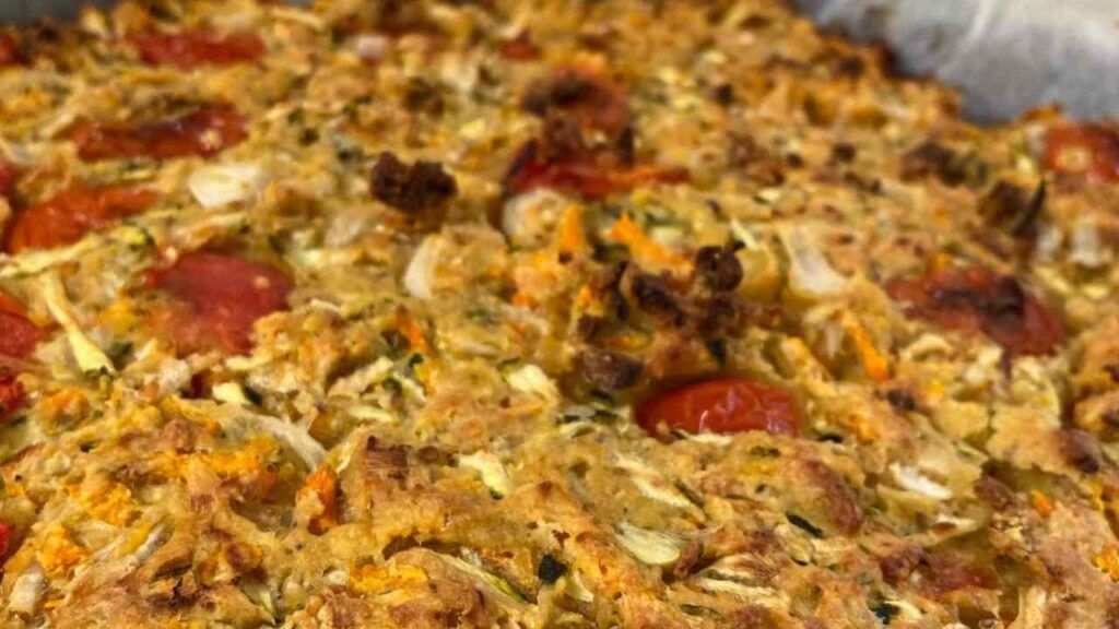 Se vuoi mangiare una focaccia diversa prova a fare quella sarda ...