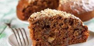 Torta al cioccolato e pesche un mix esplosivo per una colazione da campioni