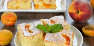 Torta alle albicocche e pesche per una colazione speciale, ti innamorerai già al primo morso