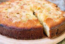 Torta all'uva e yogurt ideale per chi adora i dolci alla frutta