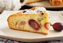 Hai dell’uva in frigo un po’ sfatta, niente paura, prepariamo questa torta di uva favolosa, in poche mosse è subito fatta Hai dell'uva in frigo un po' sfatta, niente paura, prepariamo questa torta di uva favolosa, in poche mosse è subito fatta