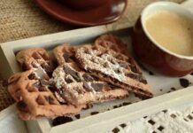 Waffel biscottati al cacao con ripieno al cioccolato 30082023 ricettasprint