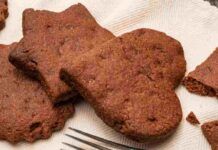Biscotti di pasta frolla al cacao, con poche calorie e subito pronti, non perdere l'occasione di farli