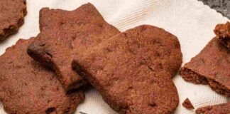 Biscotti di pasta frolla al cacao, con poche calorie e subito pronti, non perdere l'occasione di farli