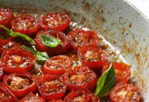 Pomodori confit, non li comprare, ma neanche il forno ti faccio accendere, falli in padella, sono buonissimi Pomodori confit, non li comprare, ma neanche il forno ti faccio accendere, falli in padella, sono buonissimi