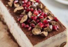 Semifreddo al caffè con i savoiardi, simile a un tiramisù ma molto meglio