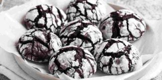 Amaretti morbidissimi al cacao, 4 ingredienti e in una diecina di minuti sono subito pronti