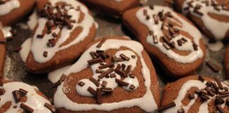 Biscotti al cacao con ripieno di cioccolato bianco 05092023 ricettasprint