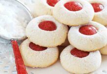 Lessa un paio d’uova e facci questi biscottini con marmellata sofficissimi strepitosi Lessa un paio d'uova e facci questi biscottini con marmellata sofficissimi strepitosi