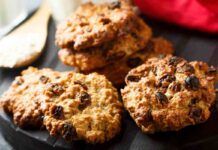 Biscotti croccanti avena e semi di chia, la giusta carica per iniziare la giornata e restare in forma