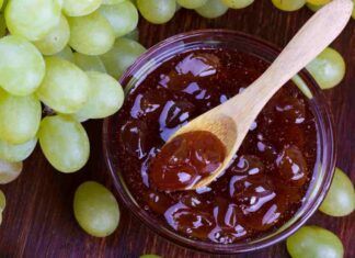 Confettura di uva solo così potrai gustarla tutto l'anno non solo per preparare dessert, ma anche per accompagnare formaggi