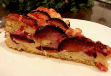 Prugne vecchie nel frigo, guai a buttarle! Puoi fare una crostata spaziale, con una frolla facilissima, guarda la ricetta