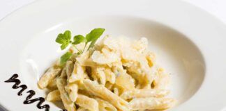Pasta burro e parmigiano - RicettaSprint