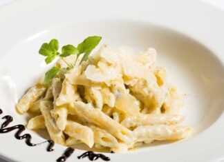 Pasta burro e parmigiano - RicettaSprint