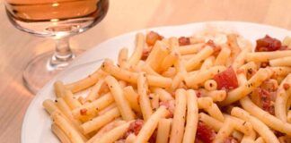 Pasta con la scatoletta di carne pomodorini e aromi 14092023 ricettasprint