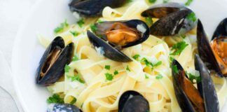 Pasta provola e cozze con ingrediente segreto - RicettaSprint