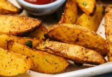 Patate chimichurri: che ne dici vuoi provare questo contorno argentino? Ti basteranno solo 5 minuti di preparazione Patate chimichurri che ne dici vuoi provare questo contorno argentino Ti basteranno solo 5 minuti di preparazione
