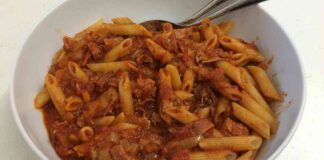 Pennette allo stufato di cipolle pancetta e pomodoro 27092023 ricettasprint