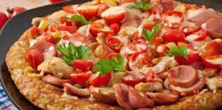 Pizza frittata con wurstel e pomodori questa si che una bomba, la cena sarà più che esplosiva