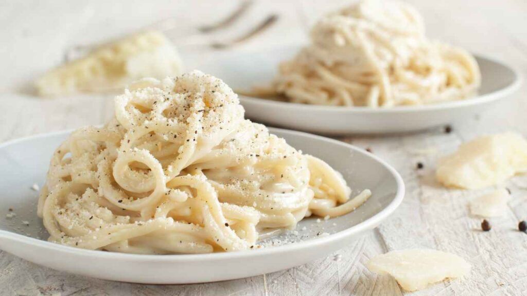 Cacio Ricotta Flakes Spaghetti cacio, pepe e ricotta: un mix vincente per un'occasione ...