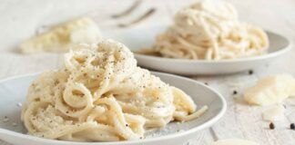 Spaghetti cacio, pepe e ricotta un mix vincente per un'occasione speciale, pronta in 10 minuti