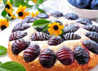 Susine e noci due ingredienti principali che non possono assolutamente mancare nella mia torta autunnale