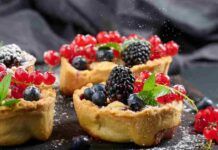 Tortine ai frutti di bosco: non si può immaginare il ripieno, irresistibile e godurioso! Credimi finiranno in un battibaleno Tortine ai frutti di bosco non si può immaginare il ripieno, irresistibile e godurioso! Credimi finiranno in un battibaleno