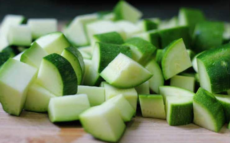 Vellutata di piselli e zucchine aiuta a depurarti in modo sano e senza rinunciare al gusto Ricettasprint