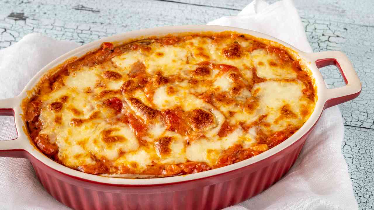 Parmigiana di zucca e patate, aggiungi della provola, sarà filante al punto giusto, stasera a cena hai vinto tu  --- (Fonte immagine: https://www.ricettasprint.it/wp-content/uploads/2023/09/ricetta-sprint-caterina.jpg)