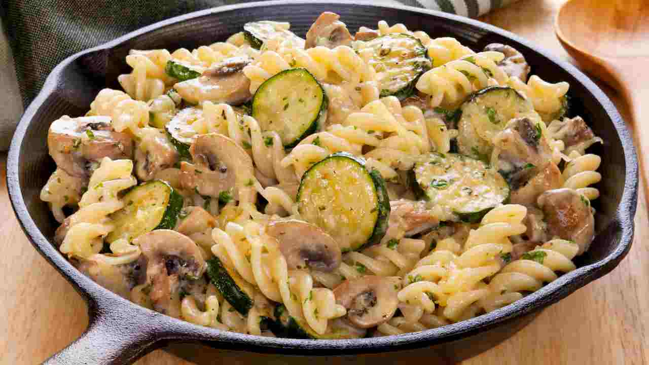 1 Zucchina e pochi funghi ti servono per preparare un pranzetto super delizioso, ti spiego come far