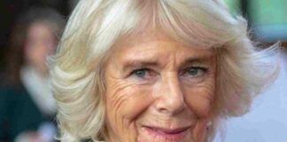 Camilla Parker Bowles prepara i biscotti - RicettaSprint
