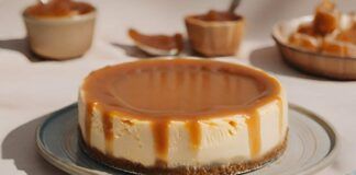 Cheesecake calda al caramello, la variante perfetta per le fredde giornate d'inverno ricettasprint.it