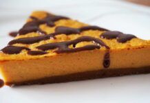 Cheesecake zucca e cioccolato: goditi questo dessert inaspettatamente goloso! Cheesecake zucca e cioccolato 15102023 ricettasprint