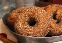 Ciambelline alla cannella cotte in forno: non avrai alcun senso di colpa, tuffale nel latte e la giornata inizierà al meglio Ciambelline alla cannella cotte in forno non avrai alcun senso di colpa, tuffale nel latte e la giornata inizierà al meglio