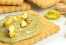 Crema al pistacchio pronta in un attimo, puoi spalmarla sul pane e farcire dolci, irresistibile bontà da condividere con tutti
